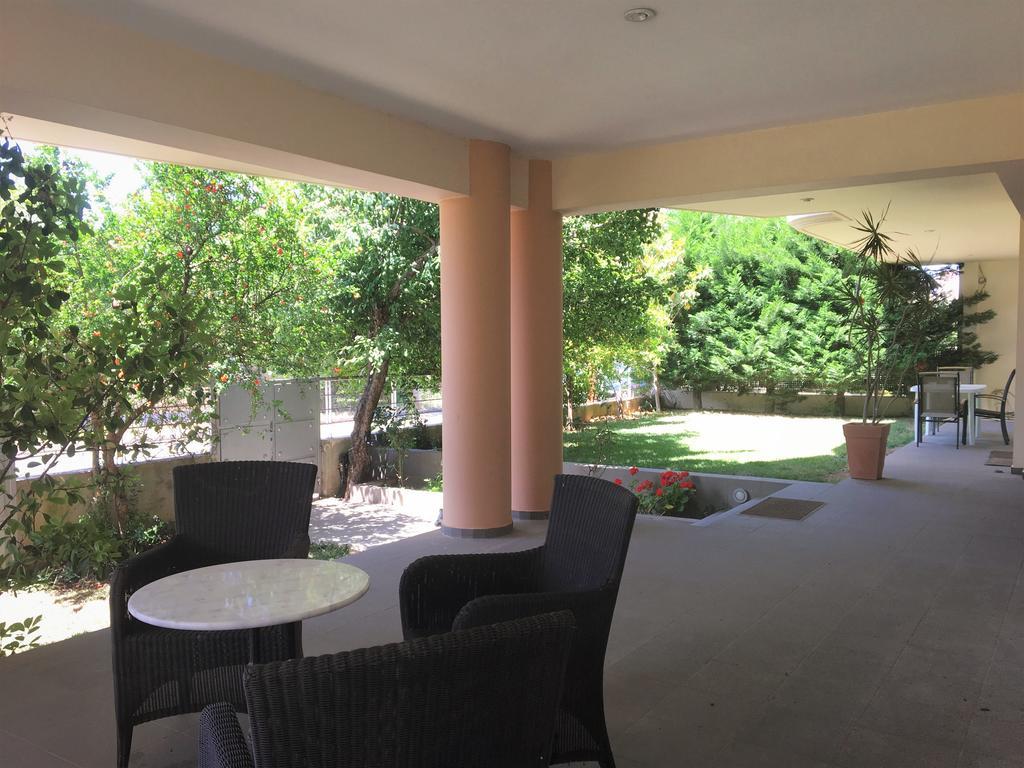 Appartement Rose Garden à Kalamata Extérieur photo