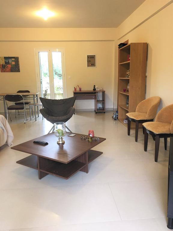 Appartement Rose Garden à Kalamata Extérieur photo